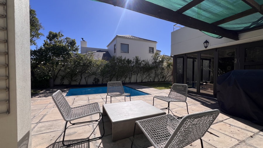 To Let 5 Bedroom Property for Rent in Big Bay Western Cape